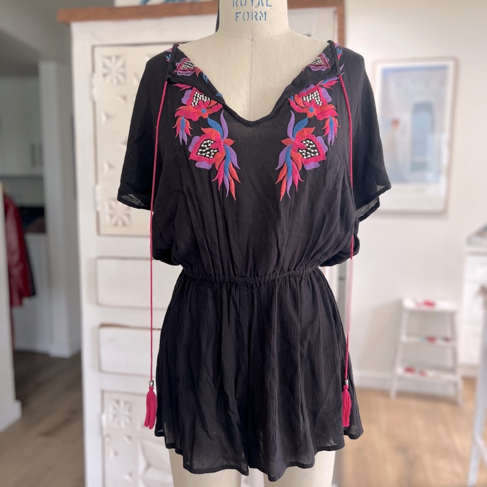 Boohoo | Black Embroidered Romper - Size 6